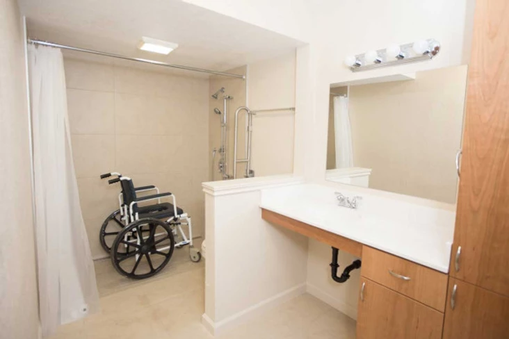wheelchair-on-shower